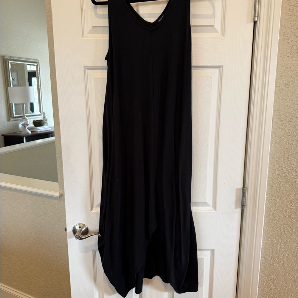 Versona Black Sleeveless V-Neck Maxi Dress